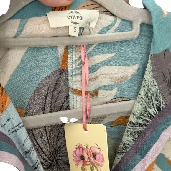 Entro Boutique Teal Blue Tropical Print Collared Lightweight Woven Summer Top - Picture 11 of 11